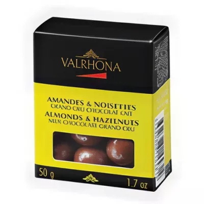 Equinoxe Lait hazelnuts and almonds coated in milk chocolate