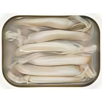 4/5 pcs. per tin Razor Clams in brine